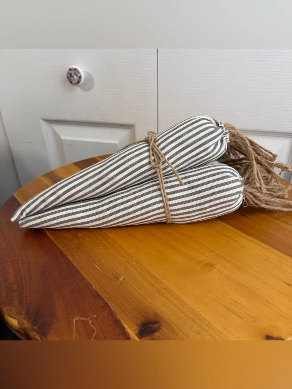 Gray white striped bundle of carrots‎ decor